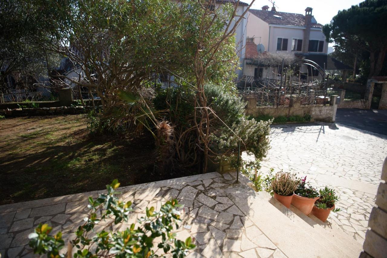 Villa Claudia Beach Apartment Premantura Exterior foto