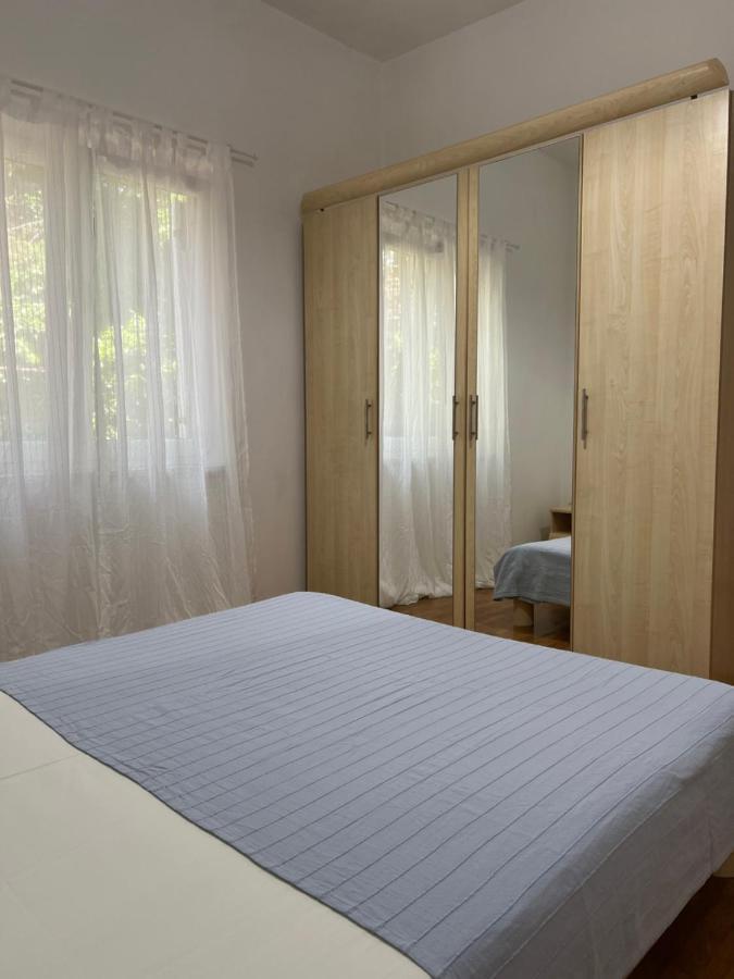 Villa Claudia Beach Apartment Premantura Exterior foto